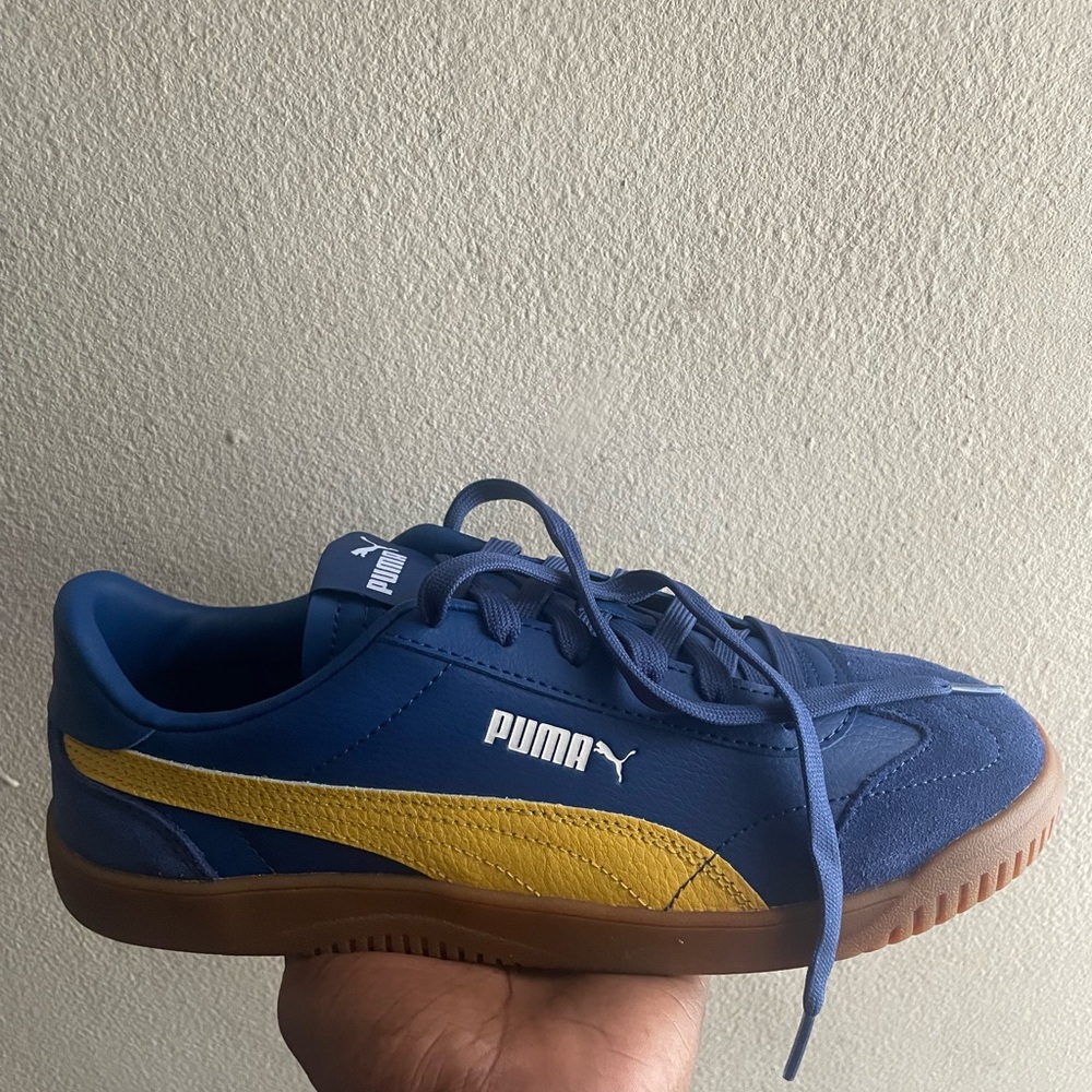 Puma sneakers brand new with box size 8